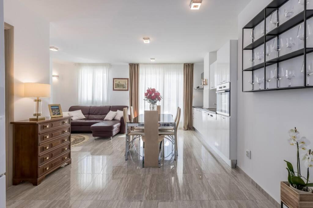 Luxury Rooftop Apartment Zalato Split Buitenkant foto